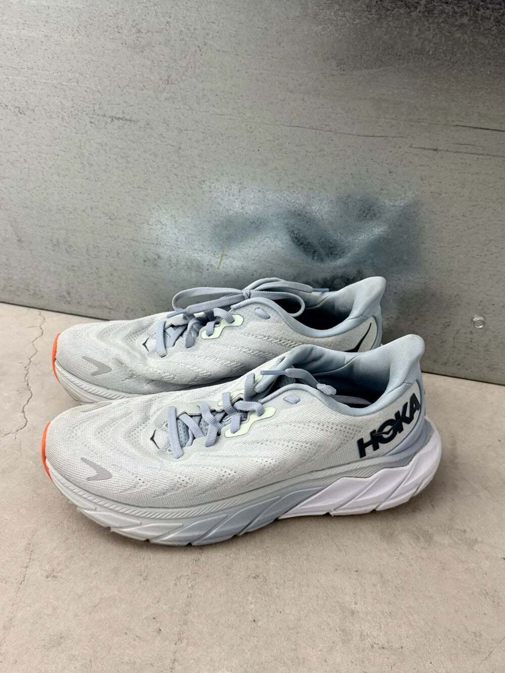 Hoka Women's Arahi 6 Running Shoes in Plein Air / Blue Fog